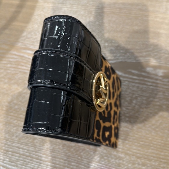 Michael Kors Carmen Leopard Print Logo Small Phone Case Xbody Bag HairCalf Black - Picture 8 of 16